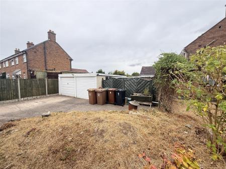 3 bedroom Semi-detached house for sale in Cedar Grove, Linton, Swadlincote