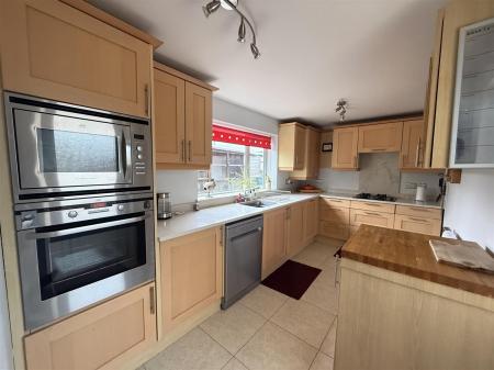 3 bedroom Semi-detached house for sale in Cedar Grove, Linton, Swadlincote