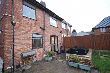 3 bedroom Semi-detached house to let in Elmsleigh Close, Derbyshire, Midway, DE11