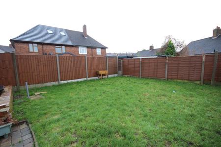 3 bedroom Semi-detached house to let in Elmsleigh Close, Derbyshire, Midway, DE11