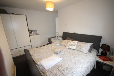 3 bedroom Semi-detached house to let in Elmsleigh Close, Derbyshire, Midway, DE11