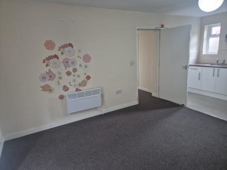 1 bedroom Flat to let in Chapel Ash, Wolverhampton, Wolverhampton, WV3