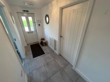 4 bedroom Detached house to let in King Lane, Staffordshire, Burton upon Trent, DE13