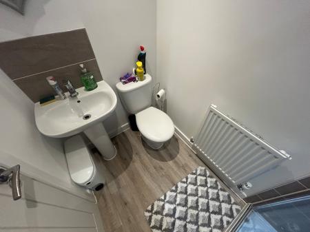4 bedroom Detached house to let in King Lane, Staffordshire, Burton upon Trent, DE13