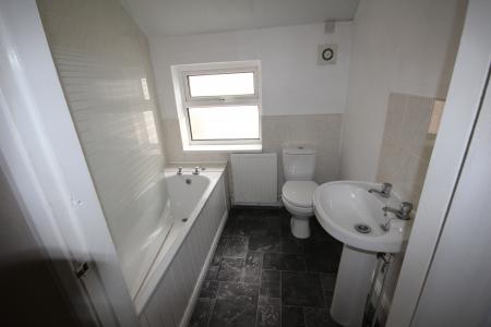 3 bedroom Terraced House to let in Oak Street, Staffordshire, Burton upon Trent, DE14