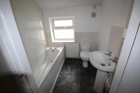 3 bedroom Terraced House to let in Oak Street, Staffordshire, Burton upon Trent, DE14