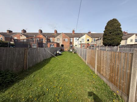3 bedroom Terraced House to let in Oak Street, Staffordshire, Burton upon Trent, DE14