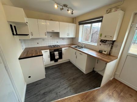 2 bedroom Town house to let in Ratcliffe Av, Burton Upon Trent, Branston, DE14