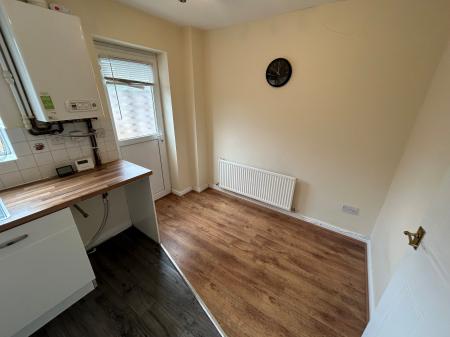2 bedroom Town house to let in Ratcliffe Av, Burton Upon Trent, Branston, DE14