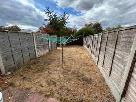 2 bedroom Town house to let in Ratcliffe Av, Burton Upon Trent, Branston, DE14