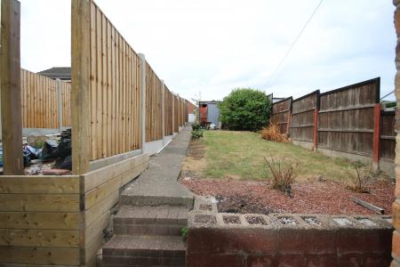 2 bedroom Terraced House to let in St George Road, Staffordshire, Burton upon Trent, DE13