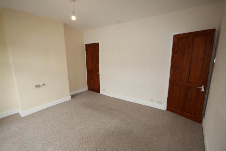 2 bedroom Terraced House to let in St George Road, Staffordshire, Burton upon Trent, DE13