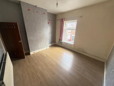 2 bedroom Terraced House for sale in Oak Street, Burton-On-Trent