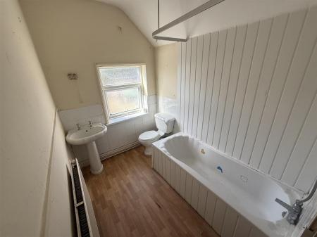 2 bedroom Terraced House for sale in Oak Street, Burton-On-Trent