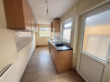 2 bedroom Terraced House for sale in Oak Street, Burton-On-Trent