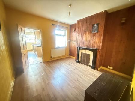 2 bedroom Terraced House for sale in Oak Street, Burton-On-Trent