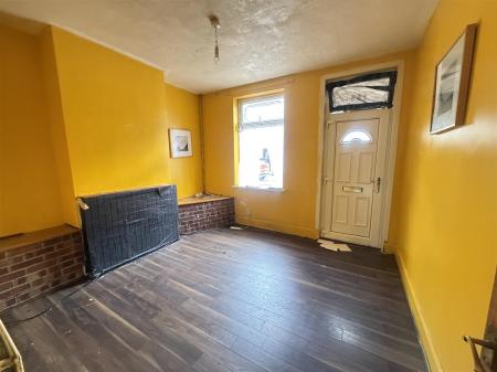 2 bedroom Terraced House for sale in Oak Street, Burton-On-Trent