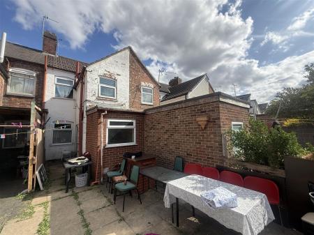 2 bedroom Terraced House for sale in Oak Street, Burton-On-Trent