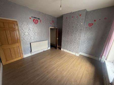 2 bedroom Terraced House for sale in Oak Street, Burton-On-Trent