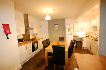 1 bedroom House share to let in Wyggeston Street, Burton upon Trent, DE13