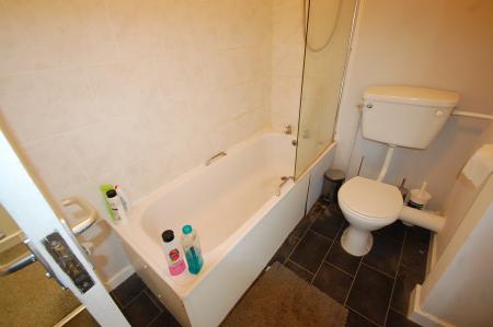 1 bedroom House share to let in Wyggeston Street, Burton upon Trent, DE13