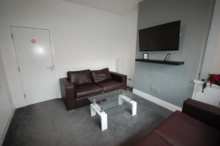 1 bedroom House share to let in Wyggeston Street, Burton upon Trent, DE13