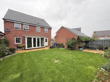 4 bedroom Detached house for sale in Knight Close, Henhurst Hill, Burton