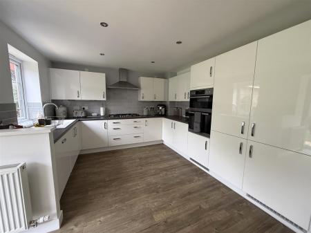 4 bedroom Detached house for sale in Knight Close, Henhurst Hill, Burton