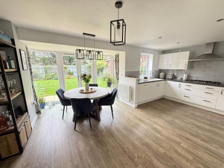 4 bedroom Detached house for sale in Knight Close, Henhurst Hill, Burton