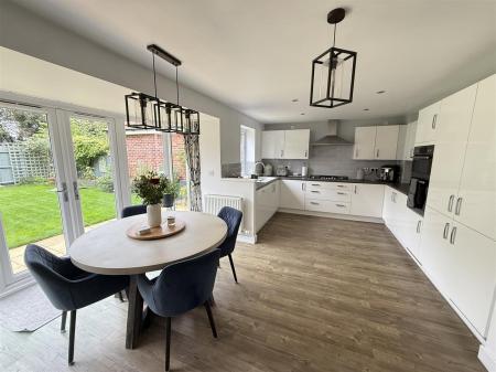 4 bedroom Detached house for sale in Knight Close, Henhurst Hill, Burton