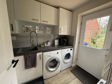 4 bedroom Detached house for sale in Knight Close, Henhurst Hill, Burton