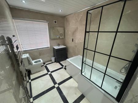 2 bedroom Flat to let in Derby Road, Staffordshire, Burton upon Trent, DE14