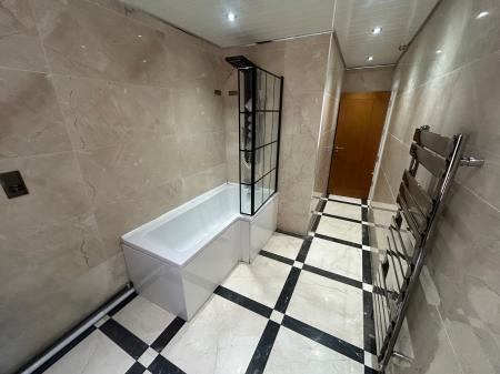 2 bedroom Flat to let in Derby Road, Staffordshire, Burton upon Trent, DE14