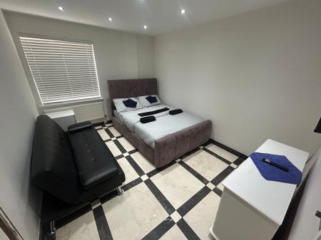 2 bedroom Flat to let in Derby Road, Staffordshire, Burton upon Trent, DE14