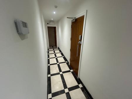 2 bedroom Flat to let in Derby Road, Staffordshire, Burton upon Trent, DE14