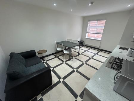 2 bedroom Flat to let in Derby Road, Staffordshire, Burton upon Trent, DE14