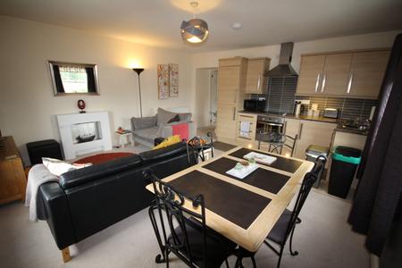 2 bedroom Flat to let in Lichfield Street, Staffordshire, Burton upon Trent, DE14