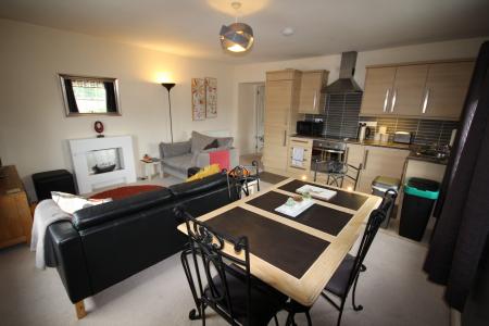 2 bedroom Flat to let in Lichfield Street, Staffordshire, Burton upon Trent, DE14