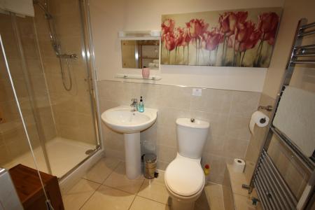 2 bedroom Flat to let in Lichfield Street, Staffordshire, Burton upon Trent, DE14