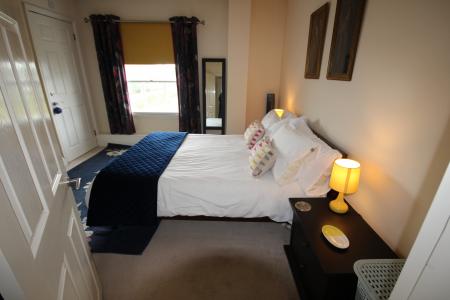 2 bedroom Flat to let in Lichfield Street, Staffordshire, Burton upon Trent, DE14