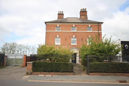 Lichfield Street, Staffordshire, Burton upon Trent, DE14