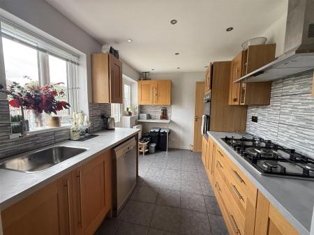 2 bedroom Semi-detached house for sale in Glamis Close, Stretton, Burton on Trent