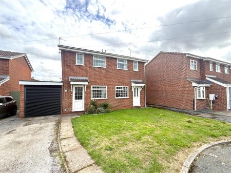 Glamis Close, Stretton, Burton on Trent