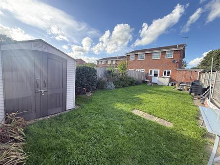 2 bedroom Semi-detached house for sale in Glamis Close, Stretton