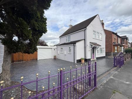 3 bedroom Detached house for sale in Eton Road, Burton-On-Trent