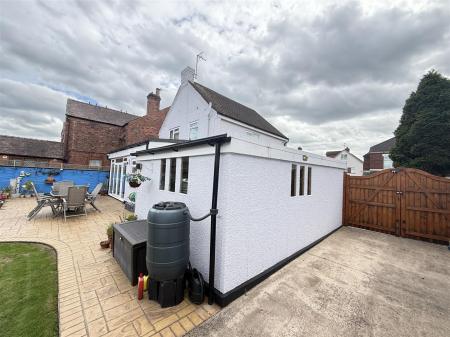 3 bedroom Detached house for sale in Eton Road, Burton-On-Trent