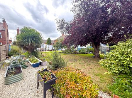 3 bedroom Detached house for sale in Eton Road, Burton-On-Trent
