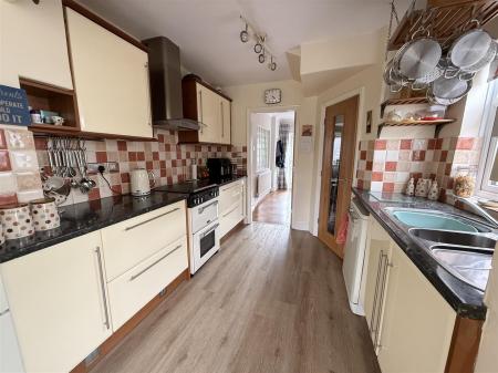 3 bedroom Detached house for sale in Eton Road, Burton-On-Trent