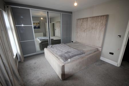 4 bedroom Semi-detached house to let in Belvedere Road, Staffordshire, Burton upon Trent, DE13