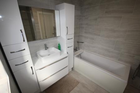 4 bedroom Semi-detached house to let in Belvedere Road, Staffordshire, Burton upon Trent, DE13